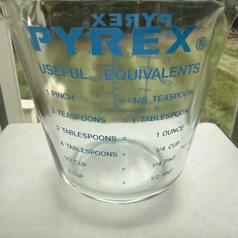Vintage PYREX Blue Lettering 2 Cup Glass Measuring Cup 500ml USA Open Handle